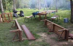 Les bancs et autres chaises ont été nettoyés, prêt pour accueillir nos séants.